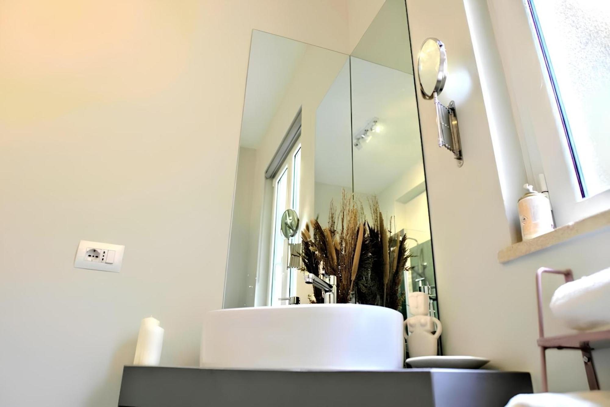 Ferienwohnung Vuel Sea View House -10 Minutes From The Airport Fiumicino Exterior foto
