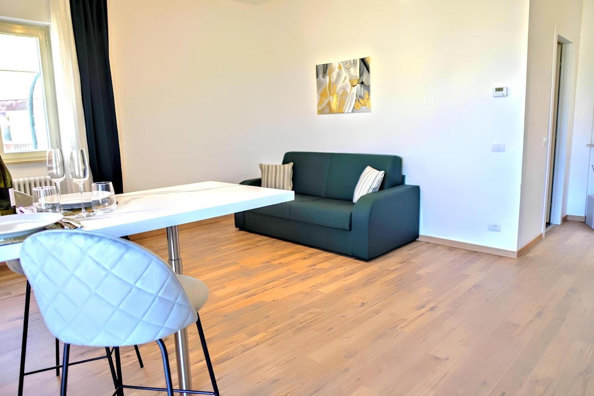 Ferienwohnung Vuel Sea View House -10 Minutes From The Airport Fiumicino Exterior foto